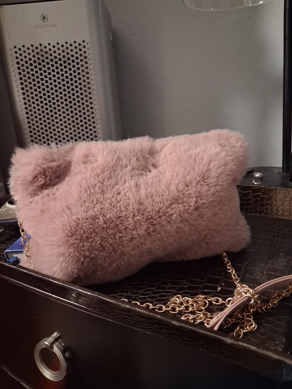 Plush Faux Fur Crossbody Bag in Dusty Pink